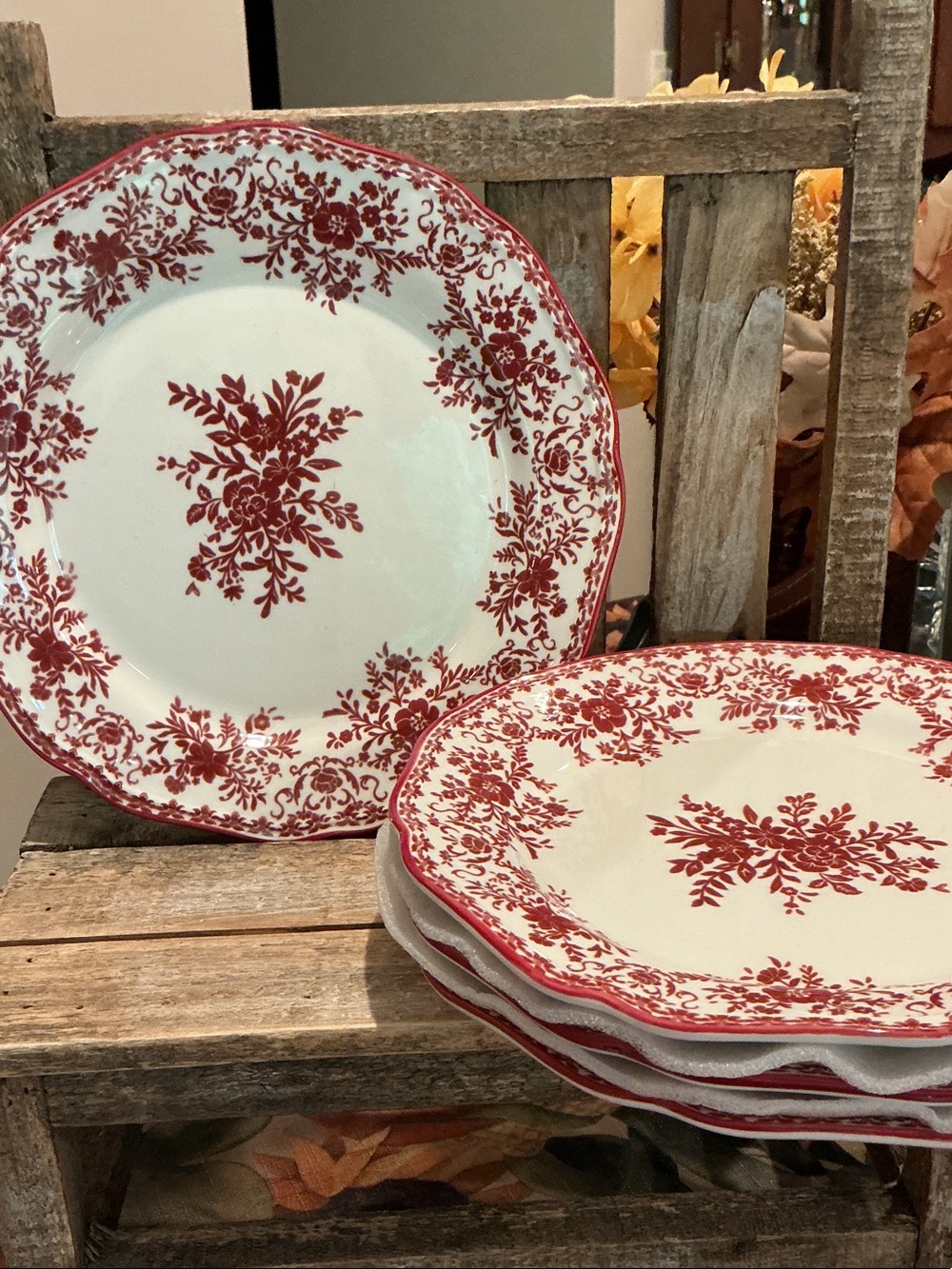 Christmas Toile Salad Plates - Dark Red/Burgundy. Set of 4.
No Bundling!